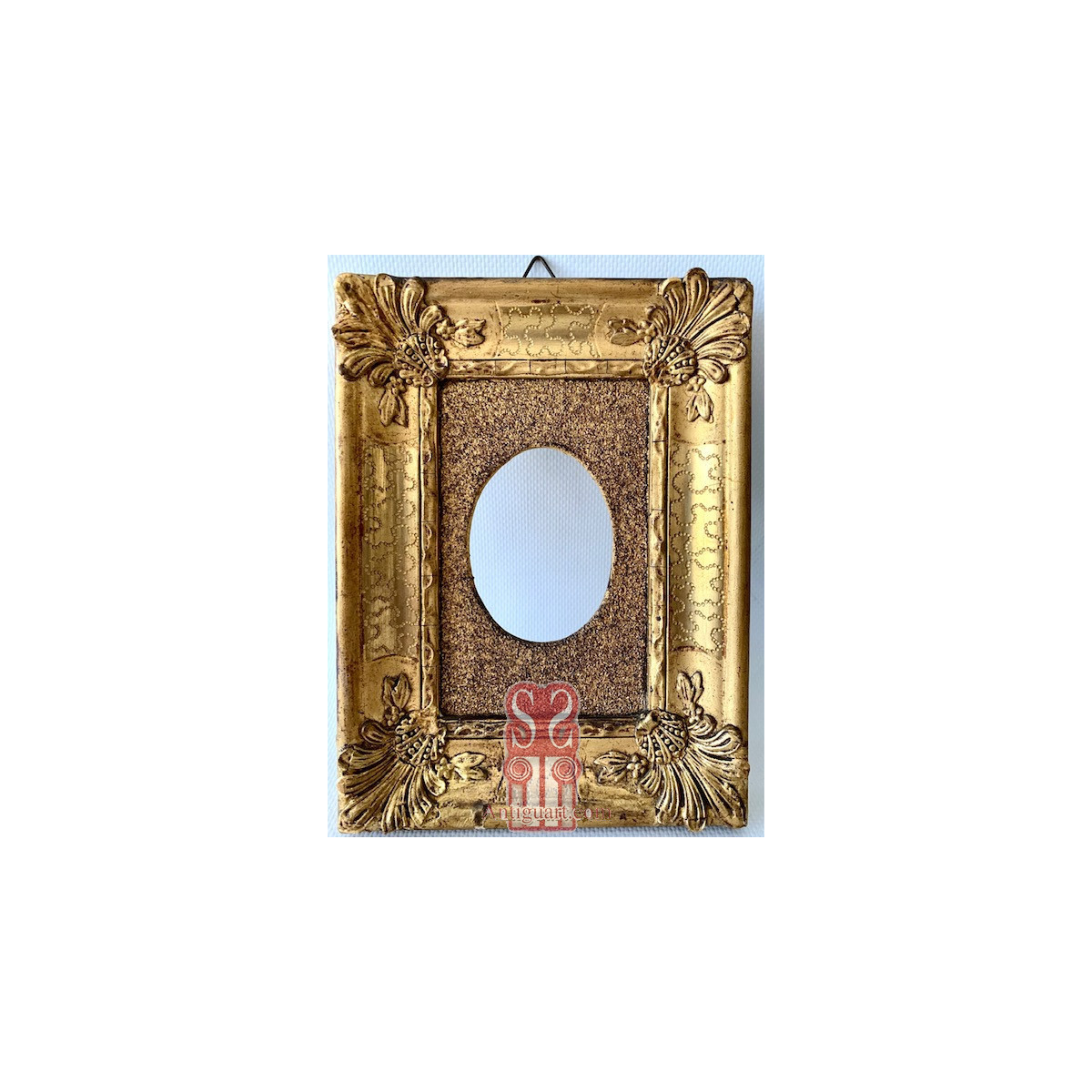 Pareja de marcos dorados del siglo XIX