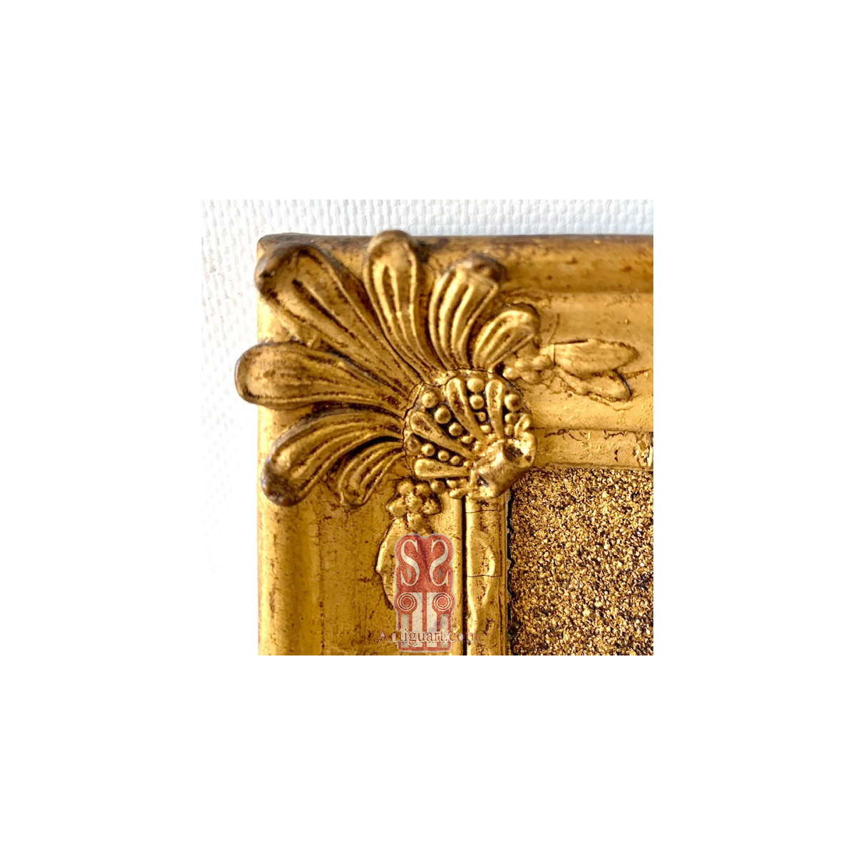 Pareja de marcos dorados del siglo XIX