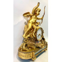 Reloj de sobre mesa francés, bronce dorado.