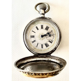 Grande reloj de bolsillo de plata suizo.
