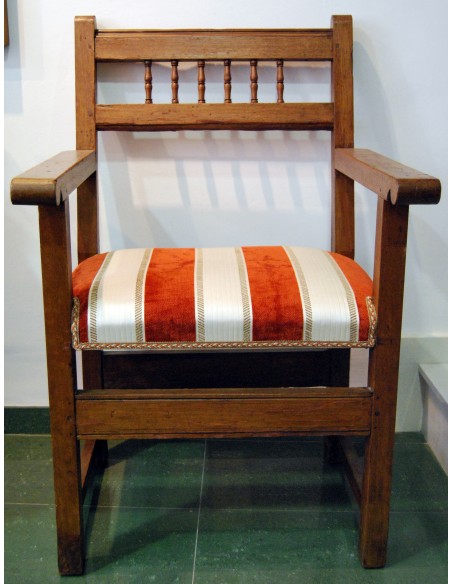 Butaca frailera de finales del siglo XVIII.