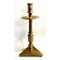Candelero de bronce del siglo XVII.