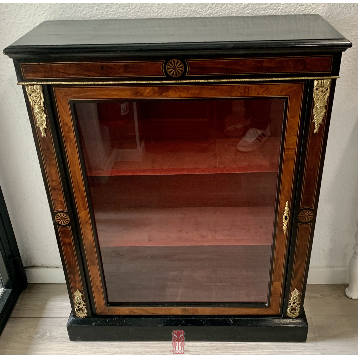 Napoleon III display cabinet, mid-19th