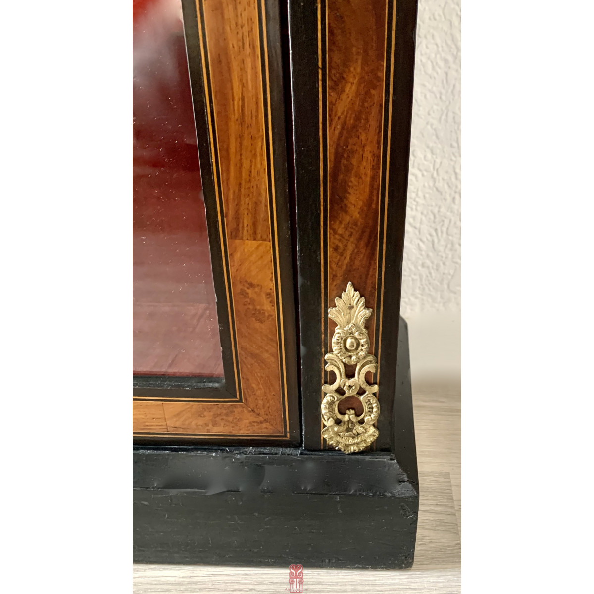 Napoleon III display cabinet, mid-19th