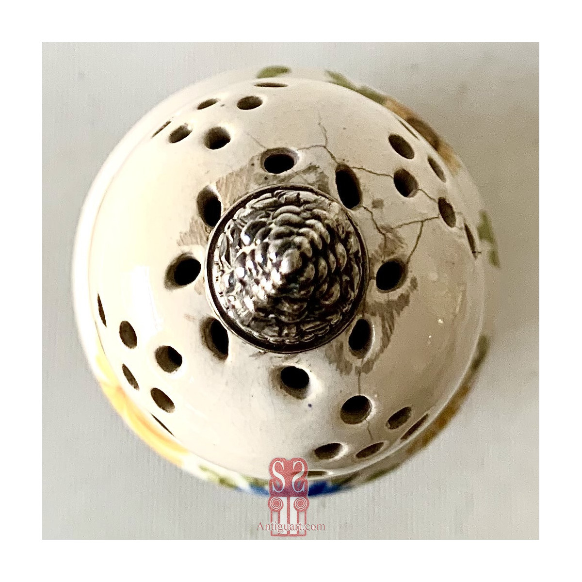 Jarrón de cerámica y plata para bouquet de flores, Francia, siglo XIX.