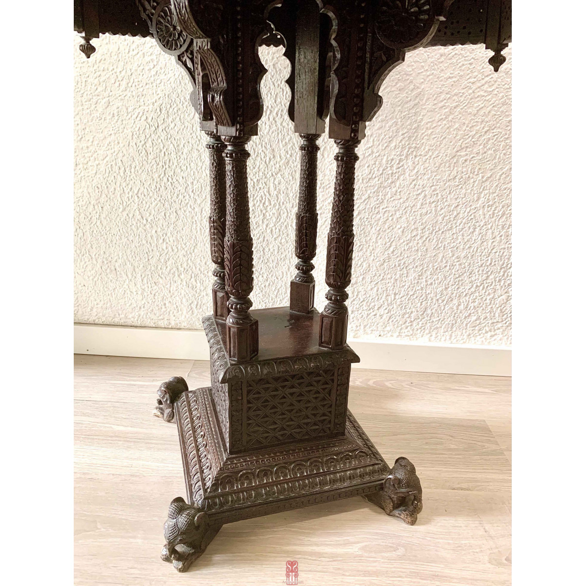 Padouk table, final 19th.