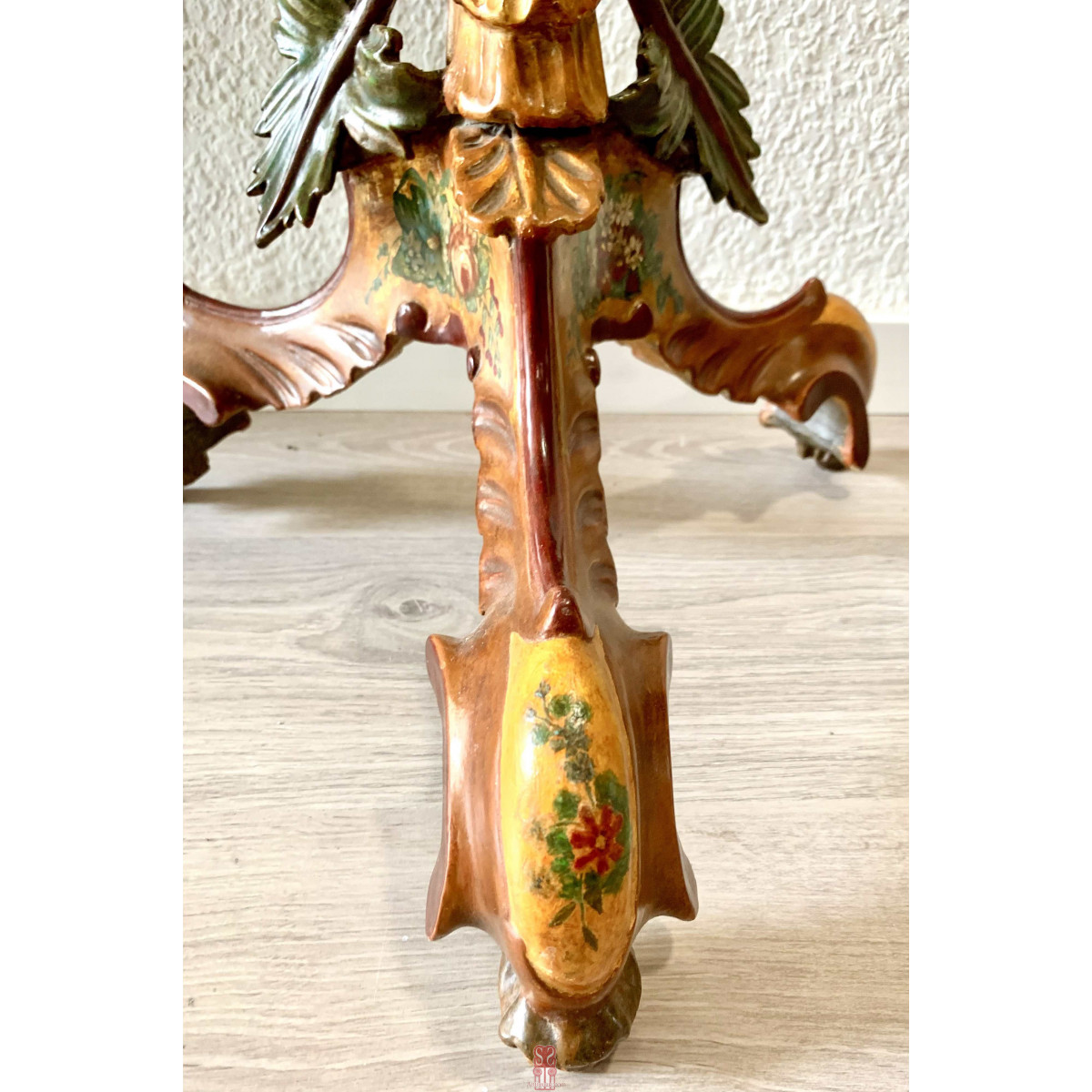 Mesa de apoyo, moro tallado y policromado, Venecia siglo XIX