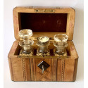 Box with fine inlays with geometric decorations 19th
