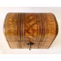 Box with fine inlays with geometric decorations 19th