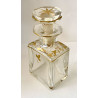 Caja con tres frascos de perfume del siglo XIX.