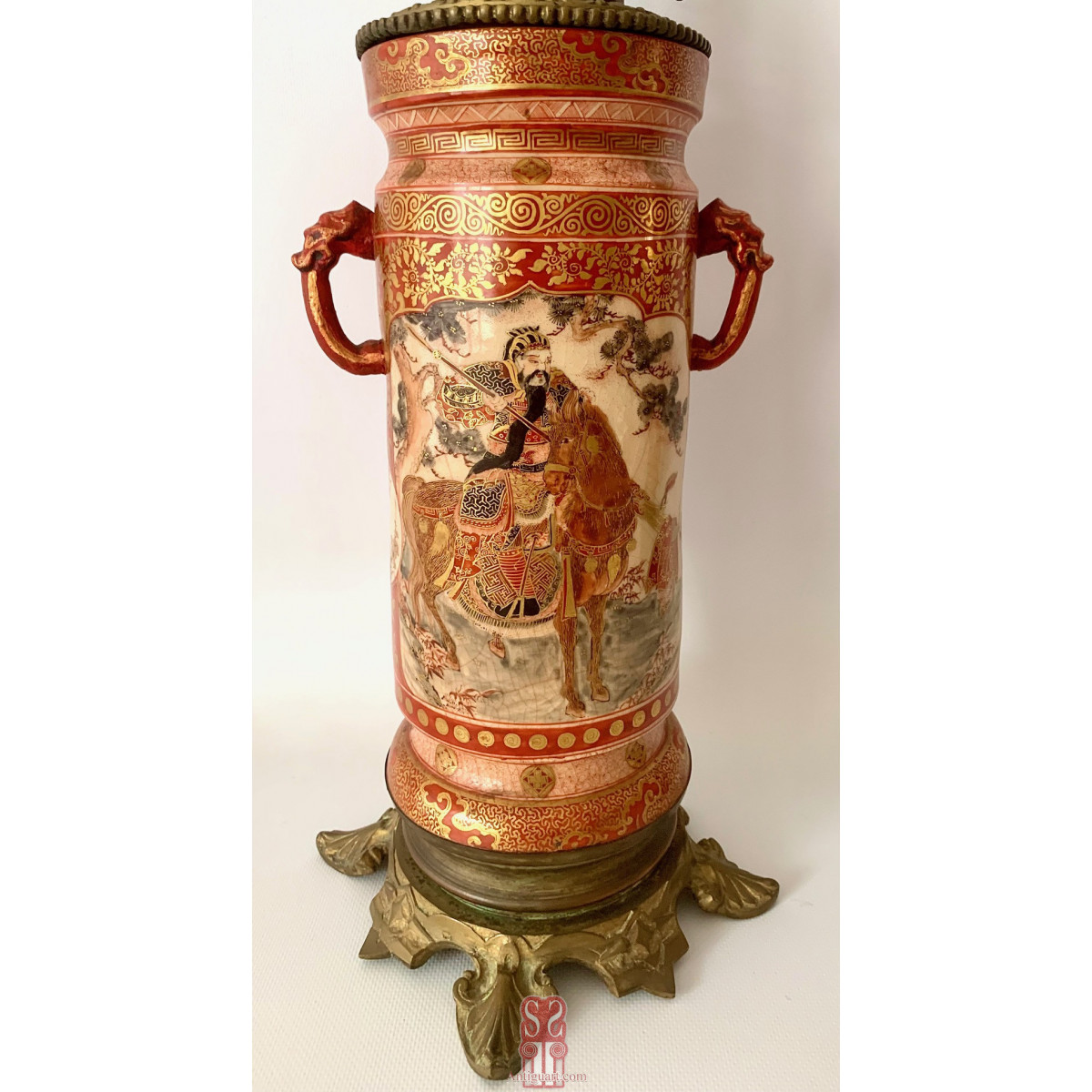 Pareja de quinqué o lamparas de aceite, cerámica del siglo XIX, Japón Kutani 