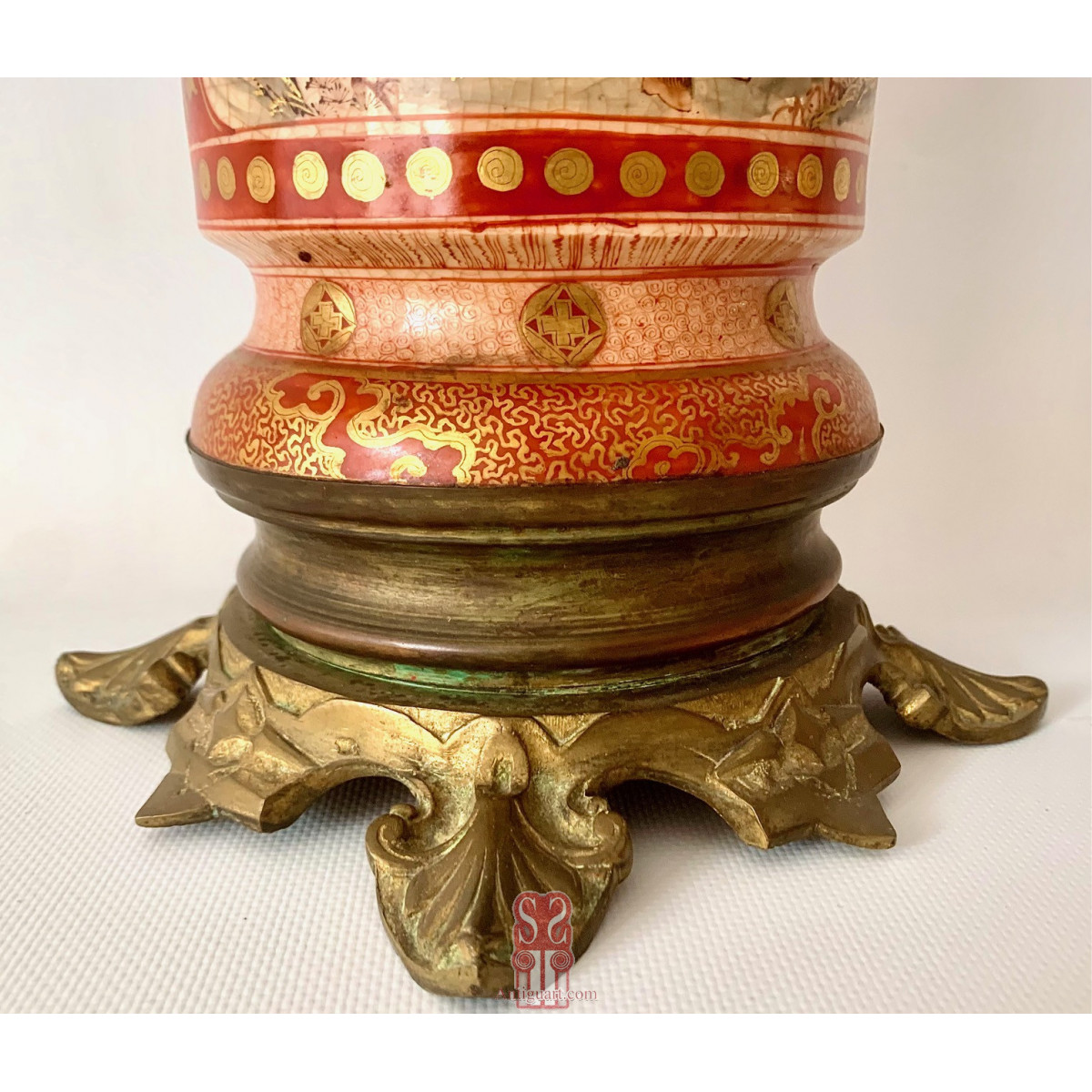 Pareja de quinqué o lamparas de aceite, cerámica del siglo XIX, Japón Kutani 