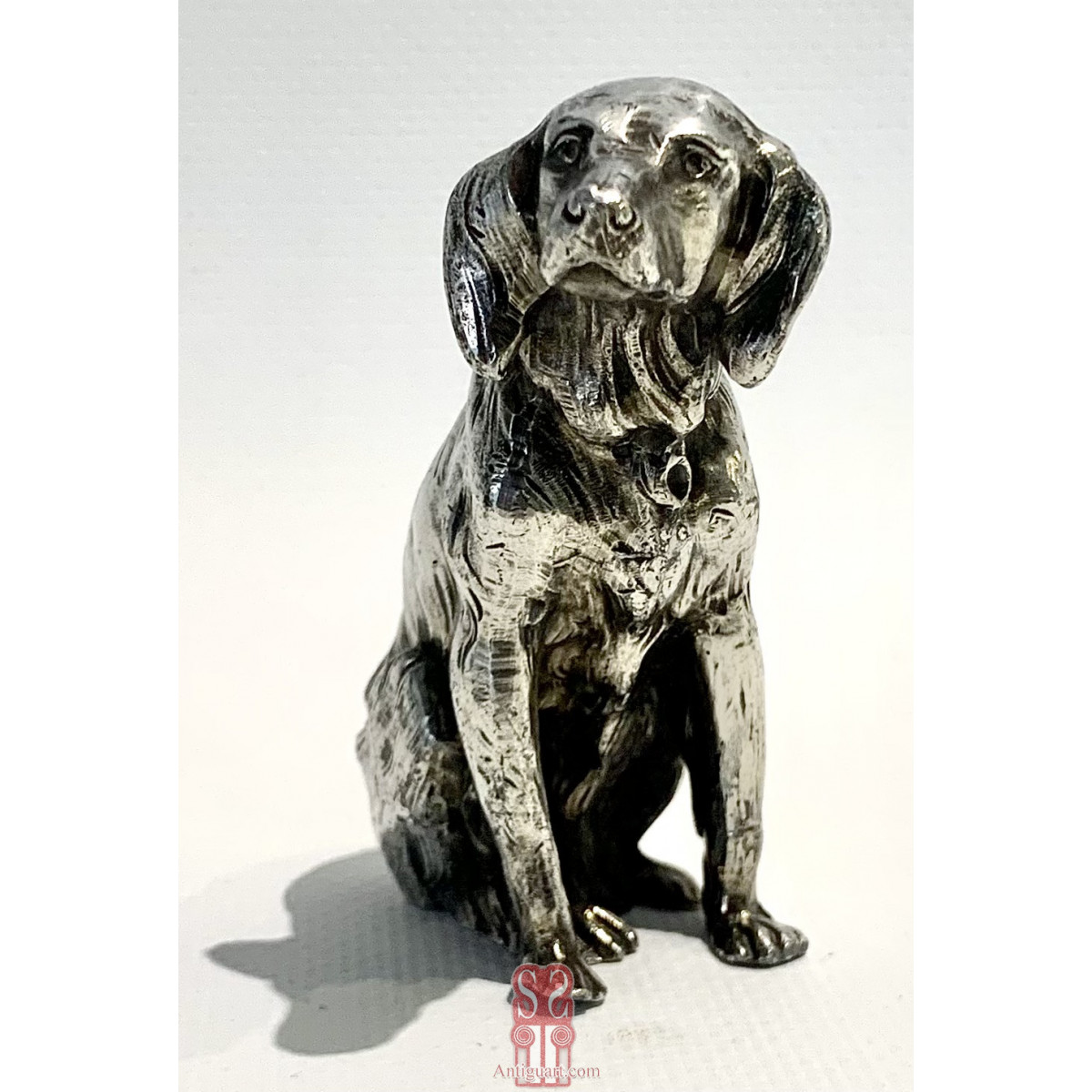 Escultura de perro, bronce plateado, 1920 circa.