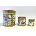 Conjunto de tres tarros en porcelana China Cantón Siglo XIX.