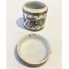 Conjunto de tres tarros en porcelana China Cantón Siglo XIX.