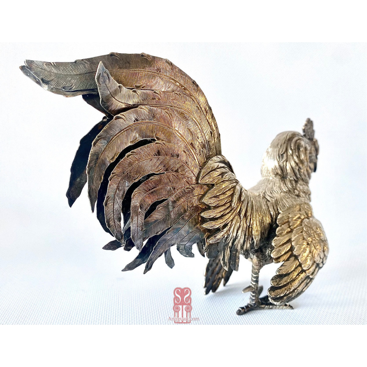 Pareja de  “Coqs” gallos de pelea en plata de ley, España Siglo XX.