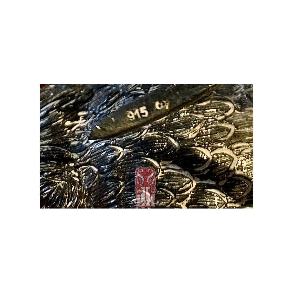 Pareja de  “Coqs” gallos de pelea en plata de ley, España Siglo XX.