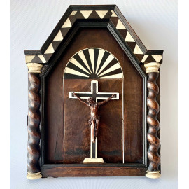 Wooden crucifix inside an altar, final of the 18th century beginning of the 19th.