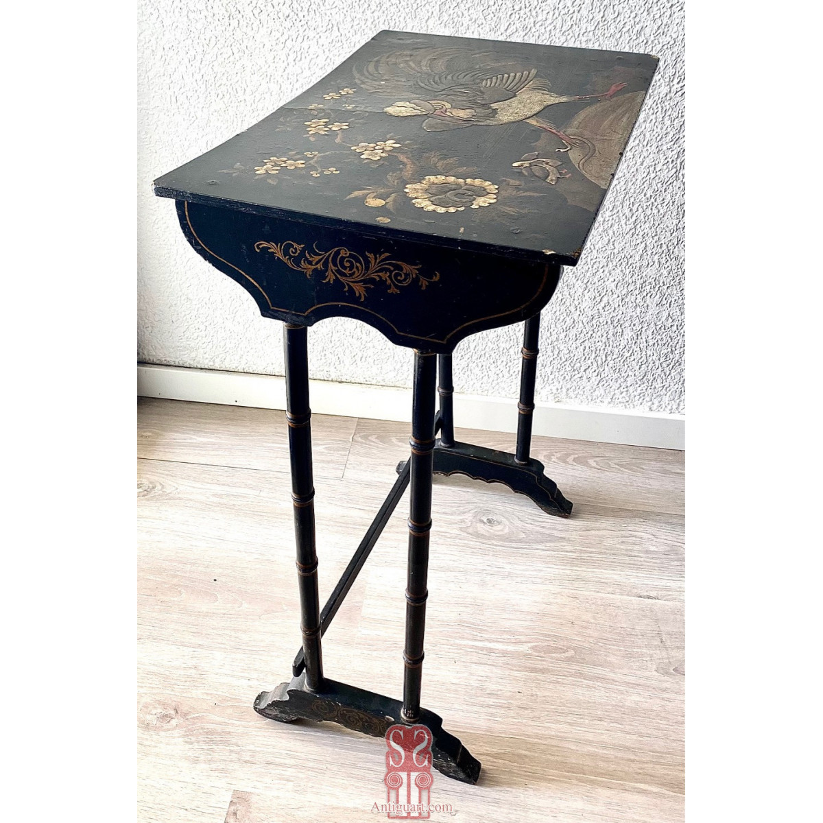 Mesa nido madera lacada negra y policromada chineseria. Finales Siglo XIX principios Siglo XX.