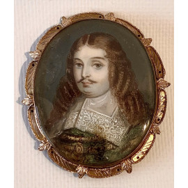 Miniatura spilla, ritratto di nobile del XVIII secolo.