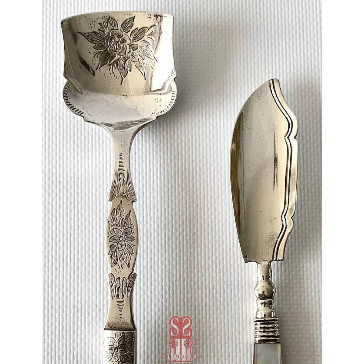 Pareja de cubiertos de plata de ley y nácar, finales del Siglo XIX, Inglaterra, Birmingham 1898