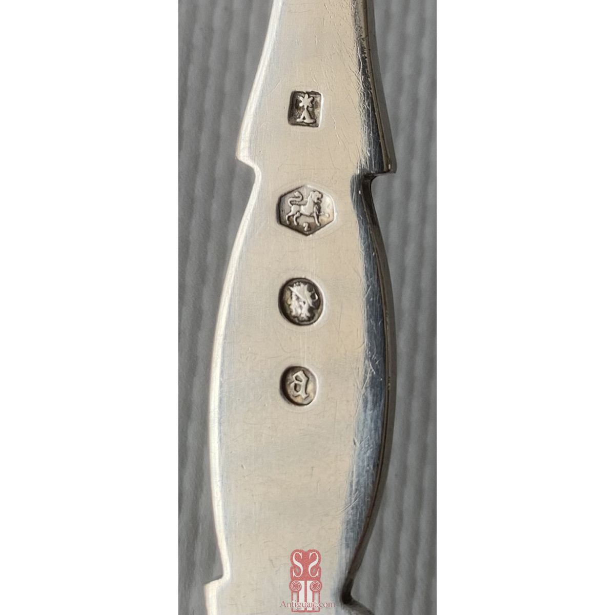 Pareja de cubiertos de plata de ley y nácar, finales del Siglo XIX, Inglaterra, Birmingham 1898