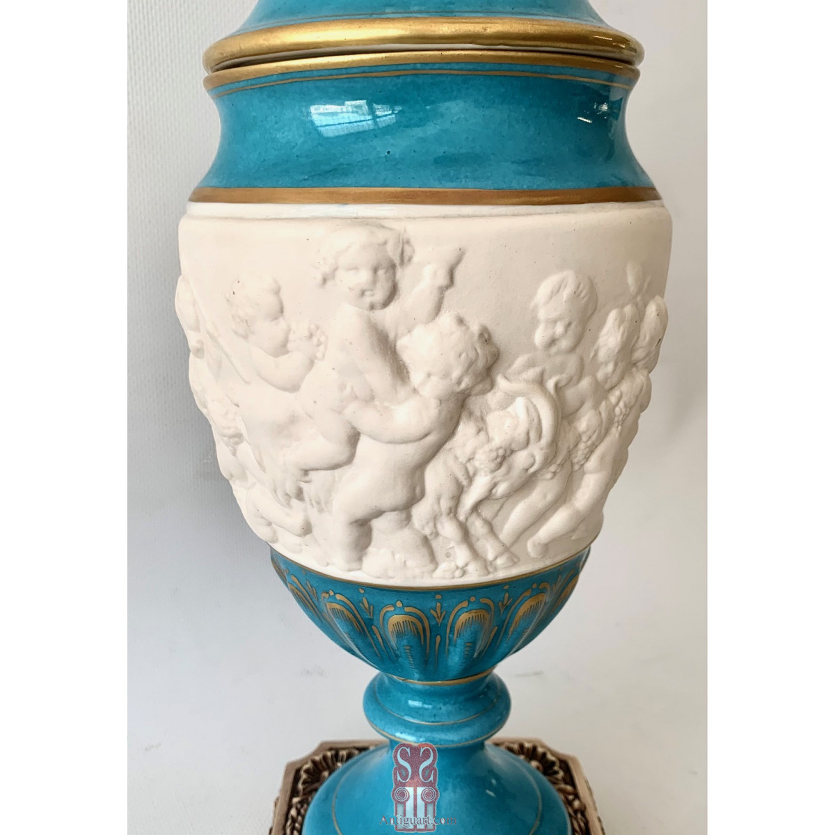 Pareja de copas de porcelana de Sevres, finales Siglo XIX.