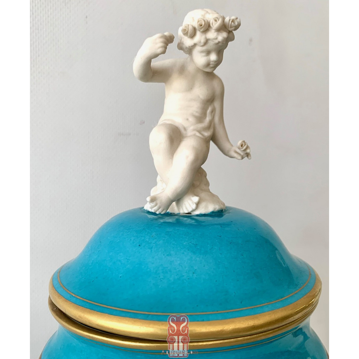 Pareja de copas de porcelana de Sevres, finales Siglo XIX.