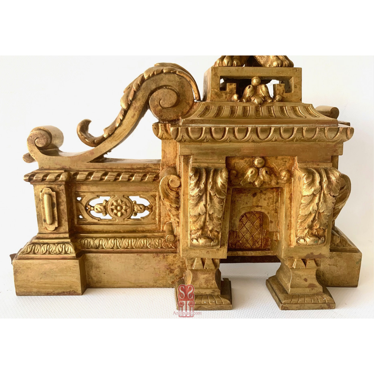 Pareja de Morillos en bronce dorado, primera mitad Siglo XIX, periodo Neoclásico.