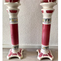 Pareja de pedestales columnas con jarrones maceteros ornamentales de cerámica esmaltada, periodo decó.