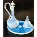 Conjunto de cristal con bandeja, jarra y vaso, 1900 circa.