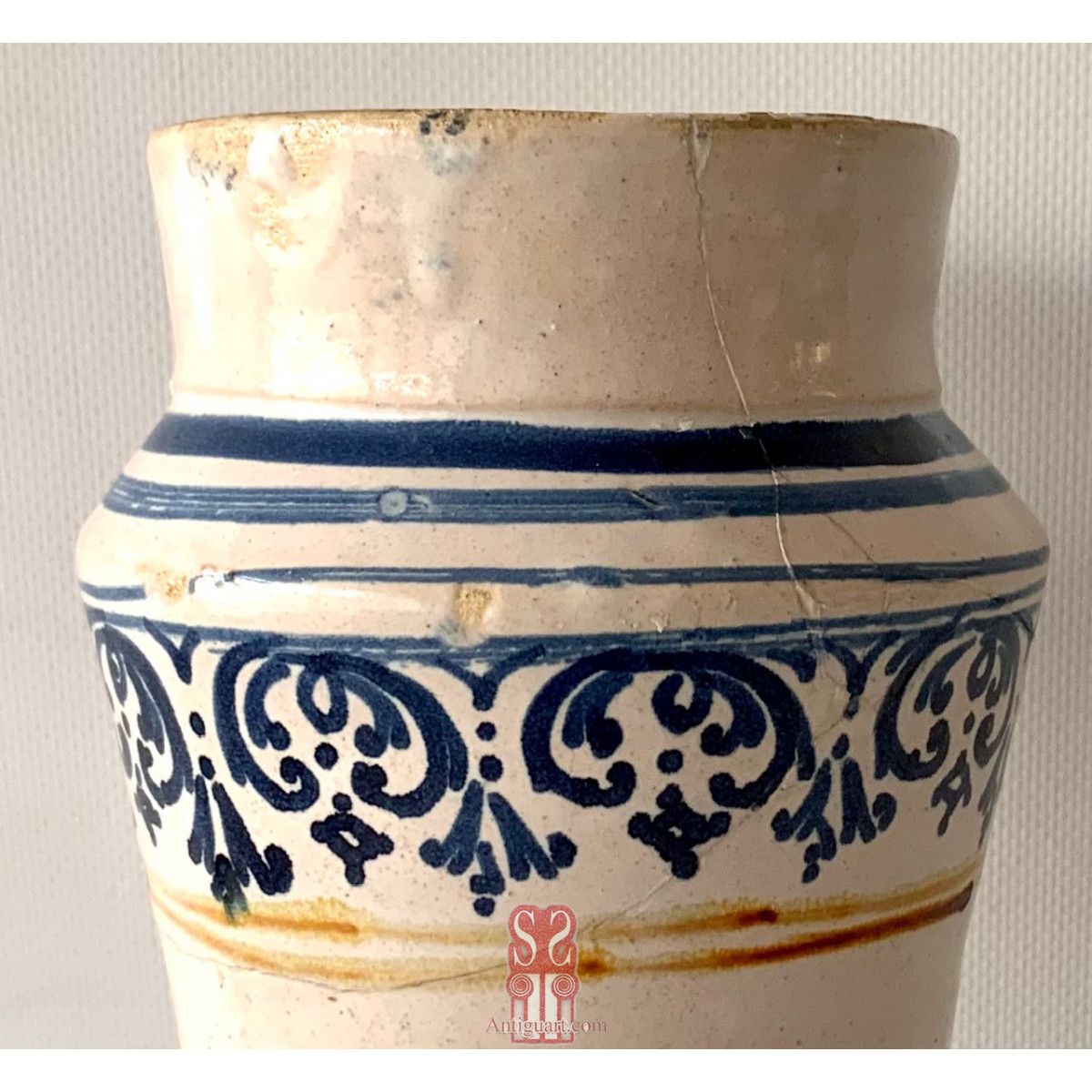 Albarelo de loza aragonés del Siglo XVIII.