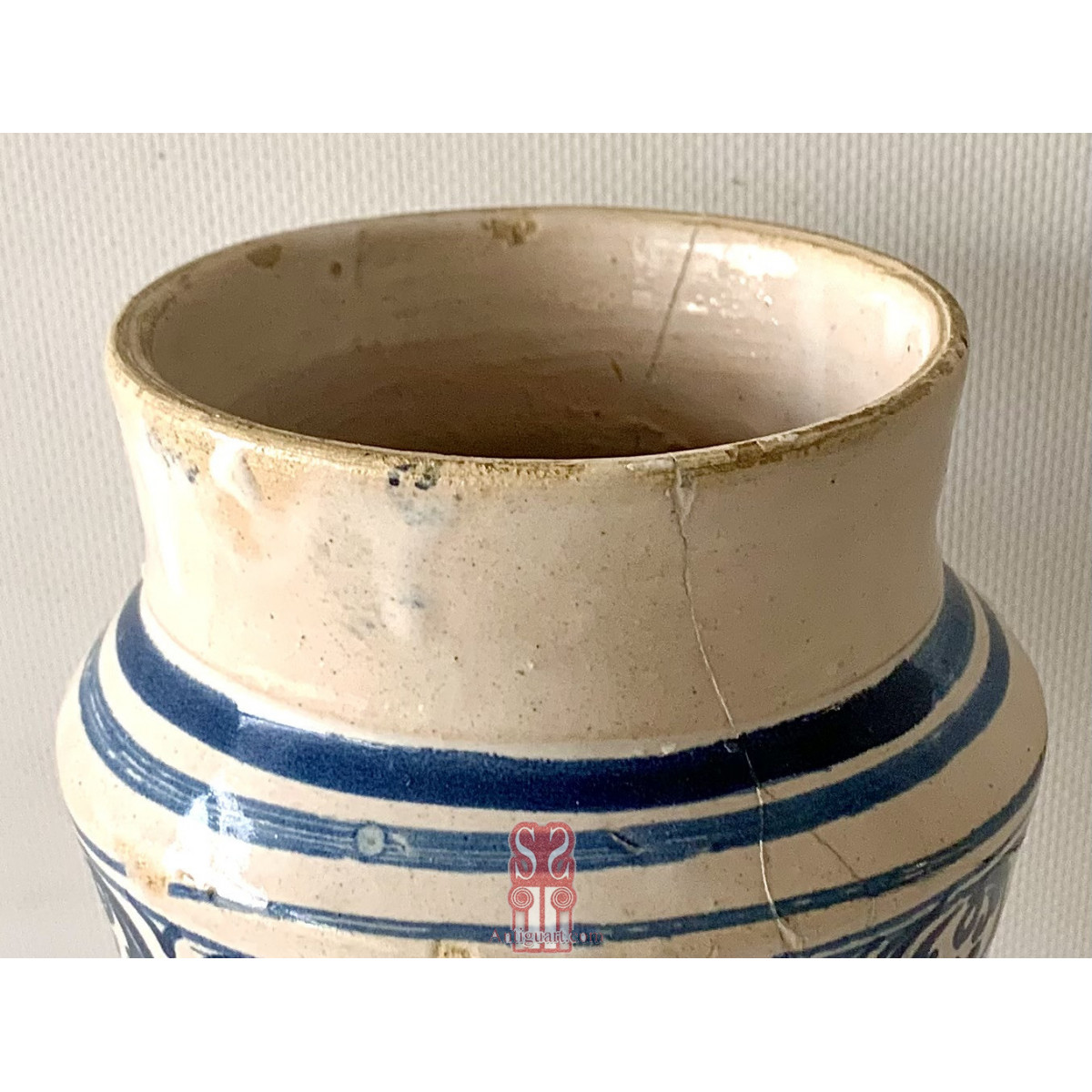 Albarelo de loza aragonés del Siglo XVIII.