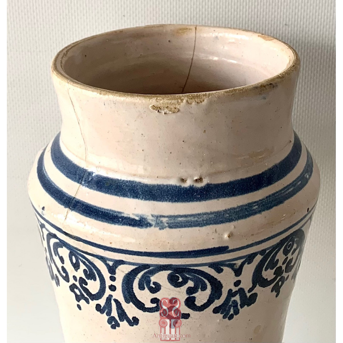 Albarelo de loza aragonés del Siglo XVIII.