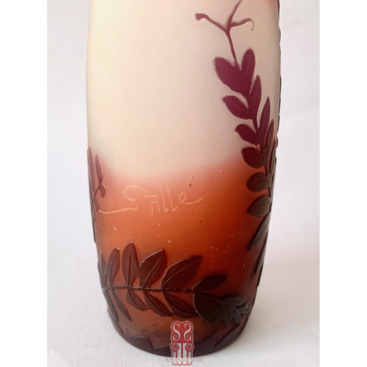 Jarrón de cristal Gallé, modernista, circa 1900. Francia.