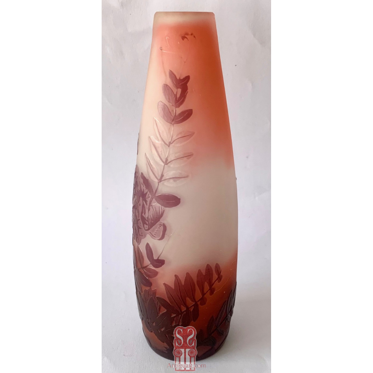 Jarrón de cristal Gallé, modernista, circa 1900. Francia.