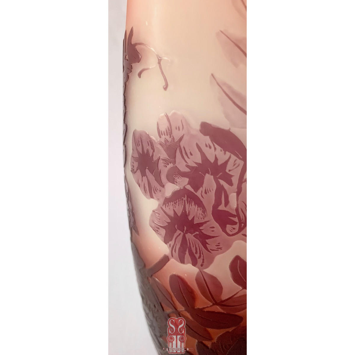 Jarrón de cristal Gallé, modernista, circa 1900. Francia.