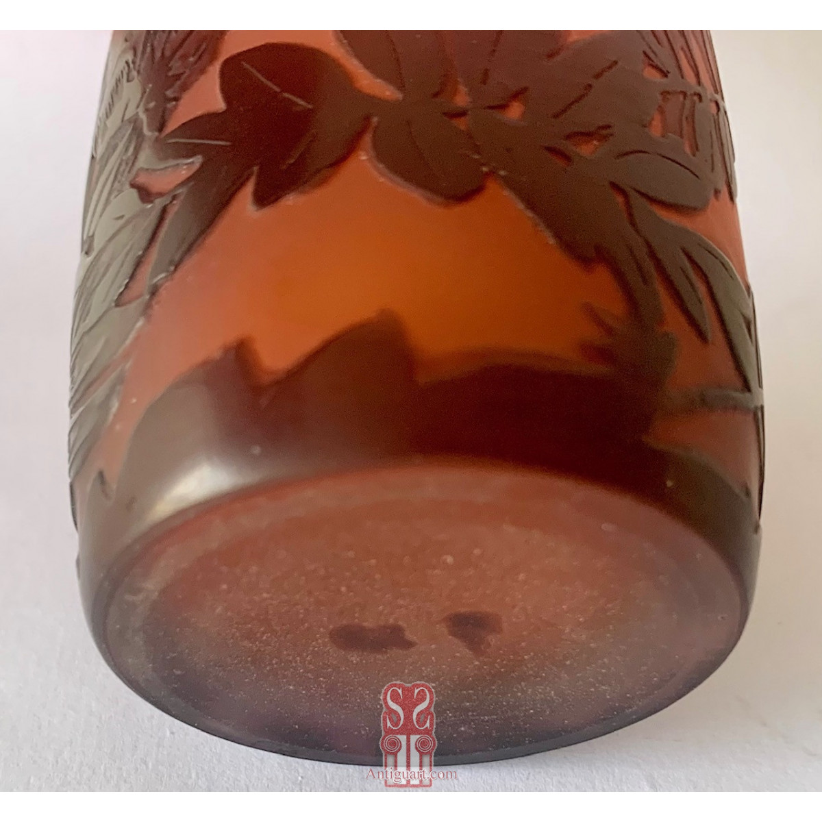 Jarrón de cristal Gallé, modernista, circa 1900. Francia.