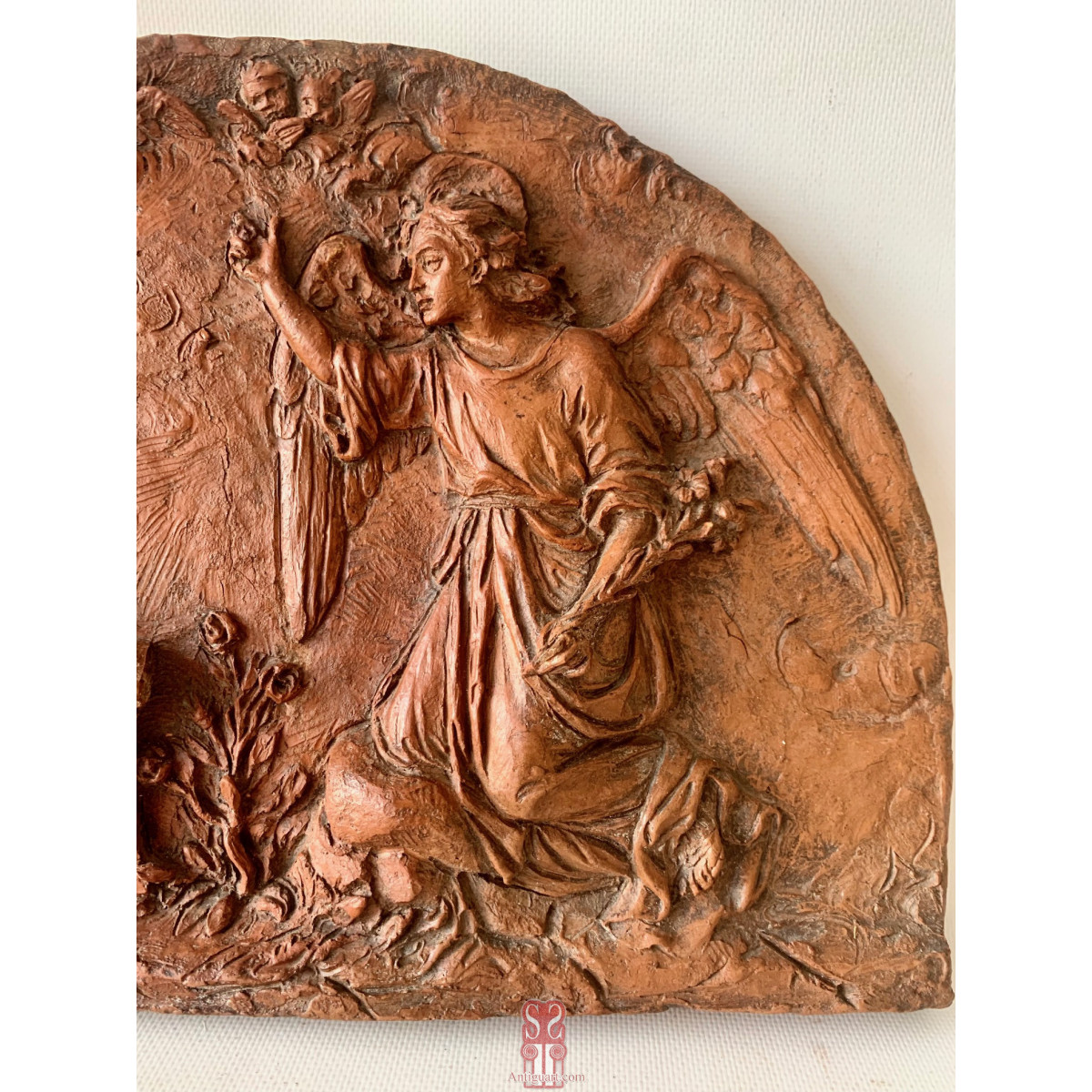 Anunciación. Bajorrelieve de barro, Italia Siglo XVIII.