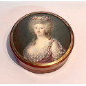 Caja tabaquera carey rubio con miniatura, retrato de señora. Francia, finales del Siglo XVIII.
