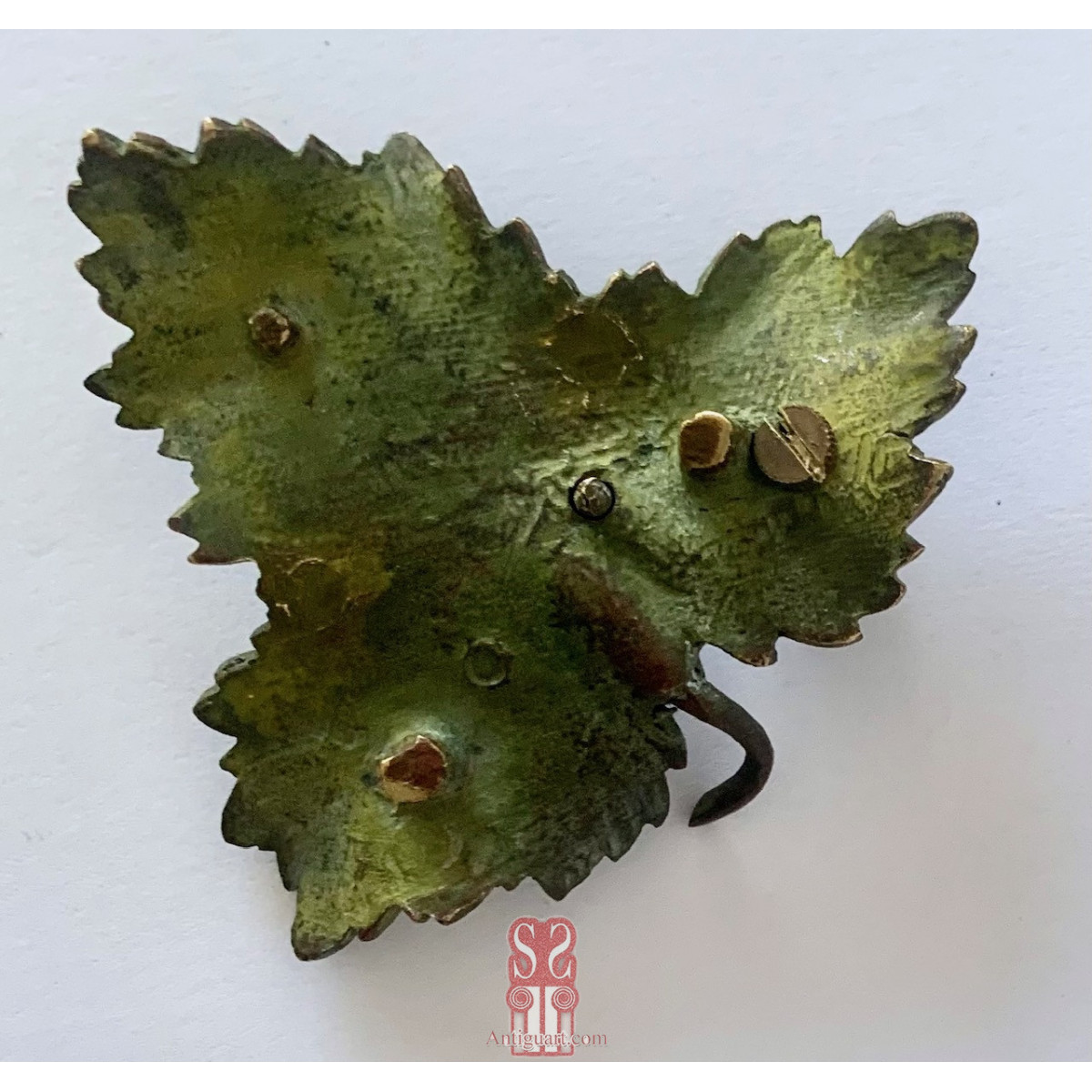 Caracol sobre hoja. Bronce de Viena. Finales del Siglo XIX.