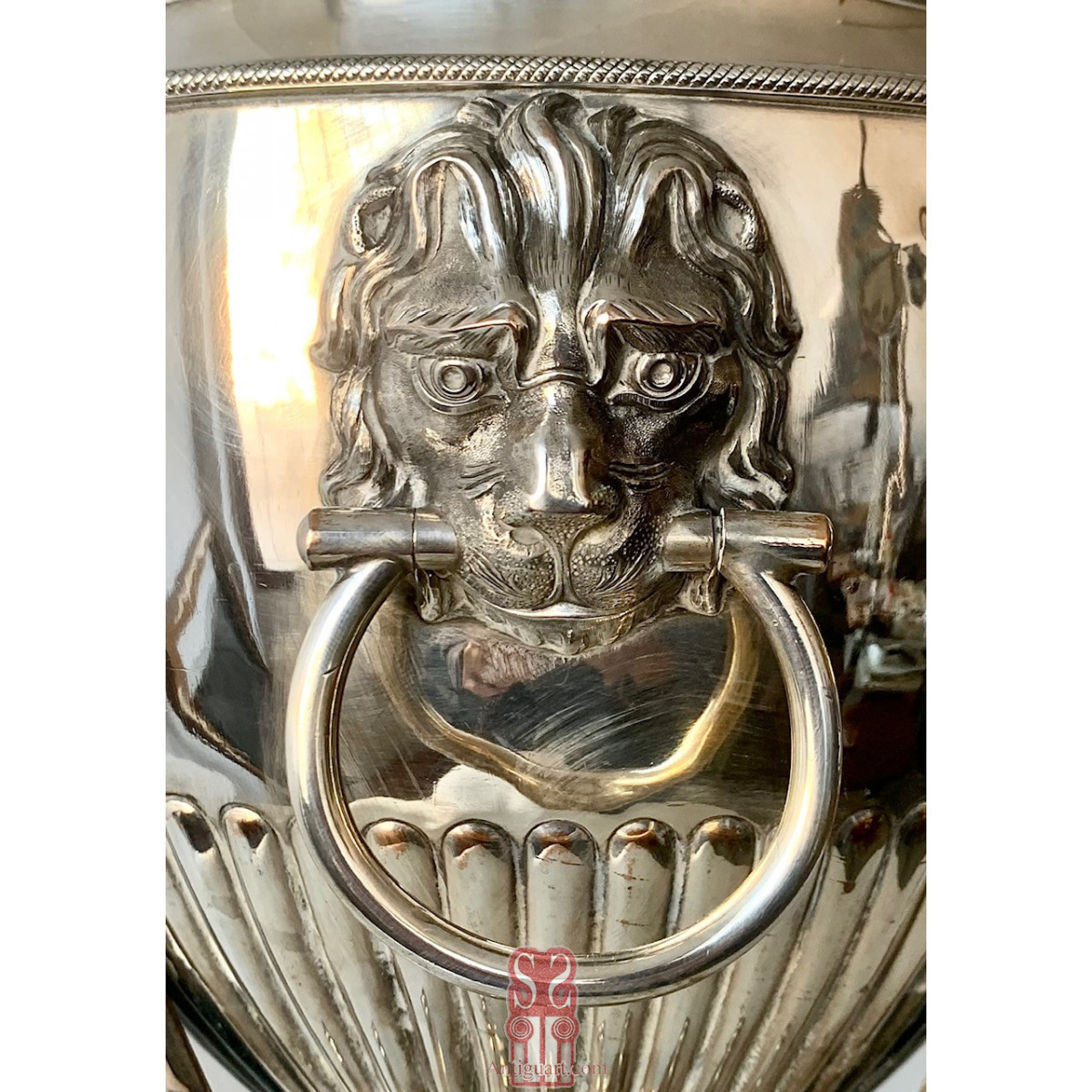 Samovar en metal plateado de finales del Siglo XIX. Inglaterra.