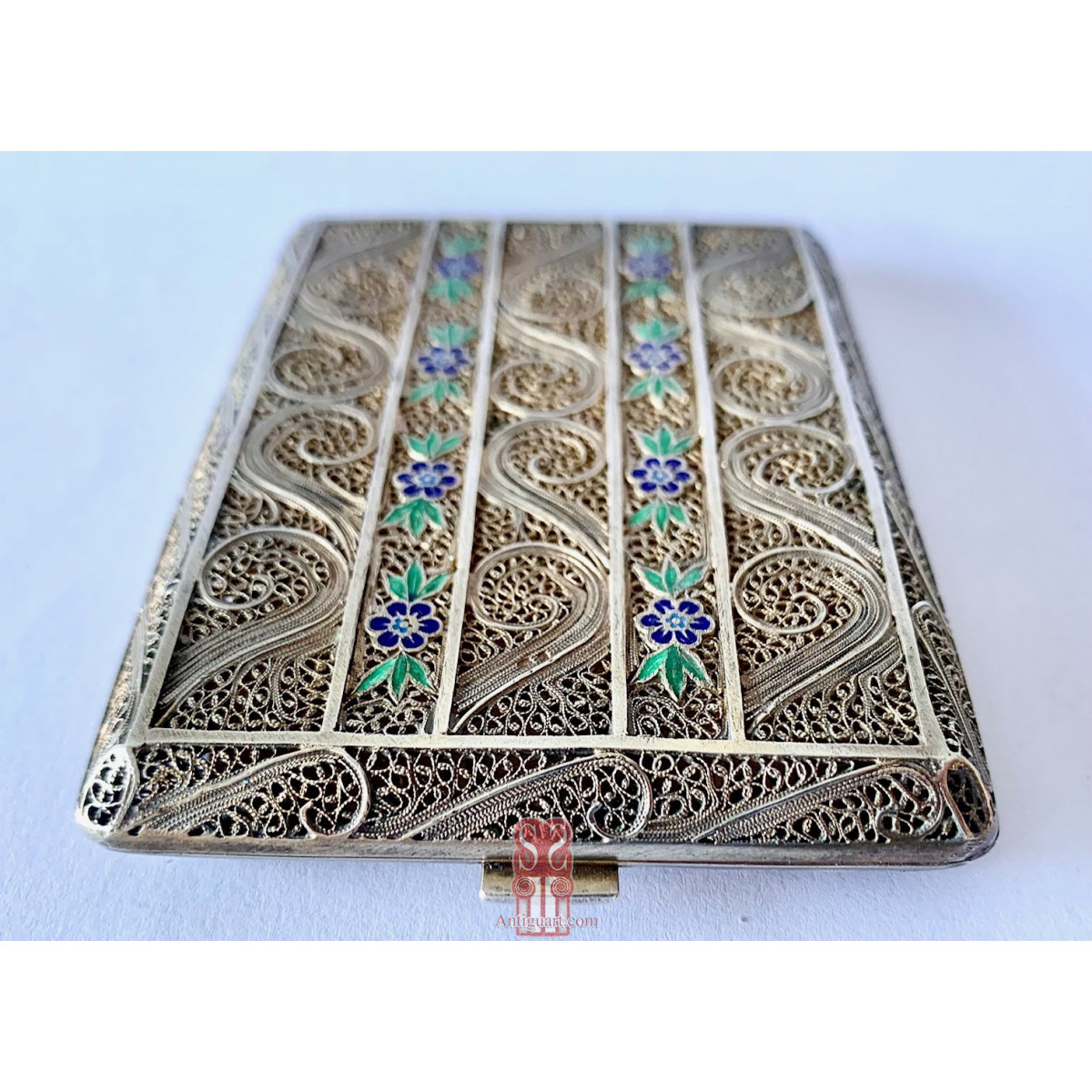 Pitillera en filigrana de plata y esmaltada. Portugal, principios del Siglo XX.