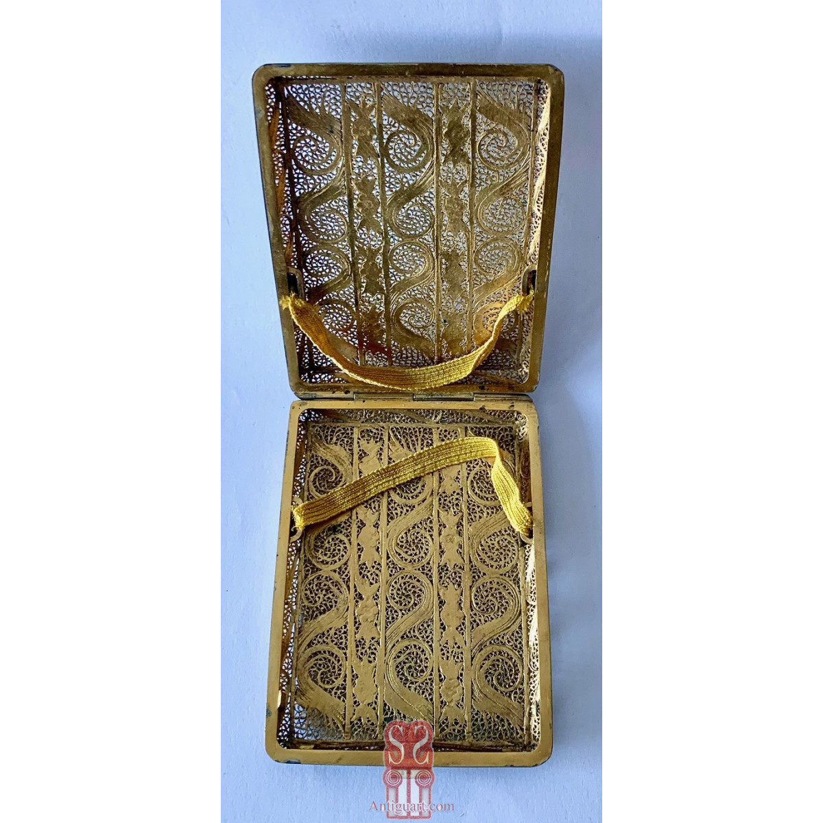 Pitillera en filigrana de plata y esmaltada. Portugal, principios del Siglo XX.