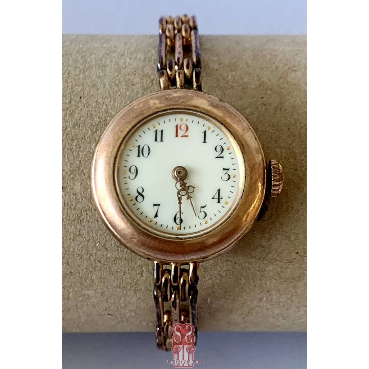 Reloj de mujer de muñeca de principios del siglo XX.
