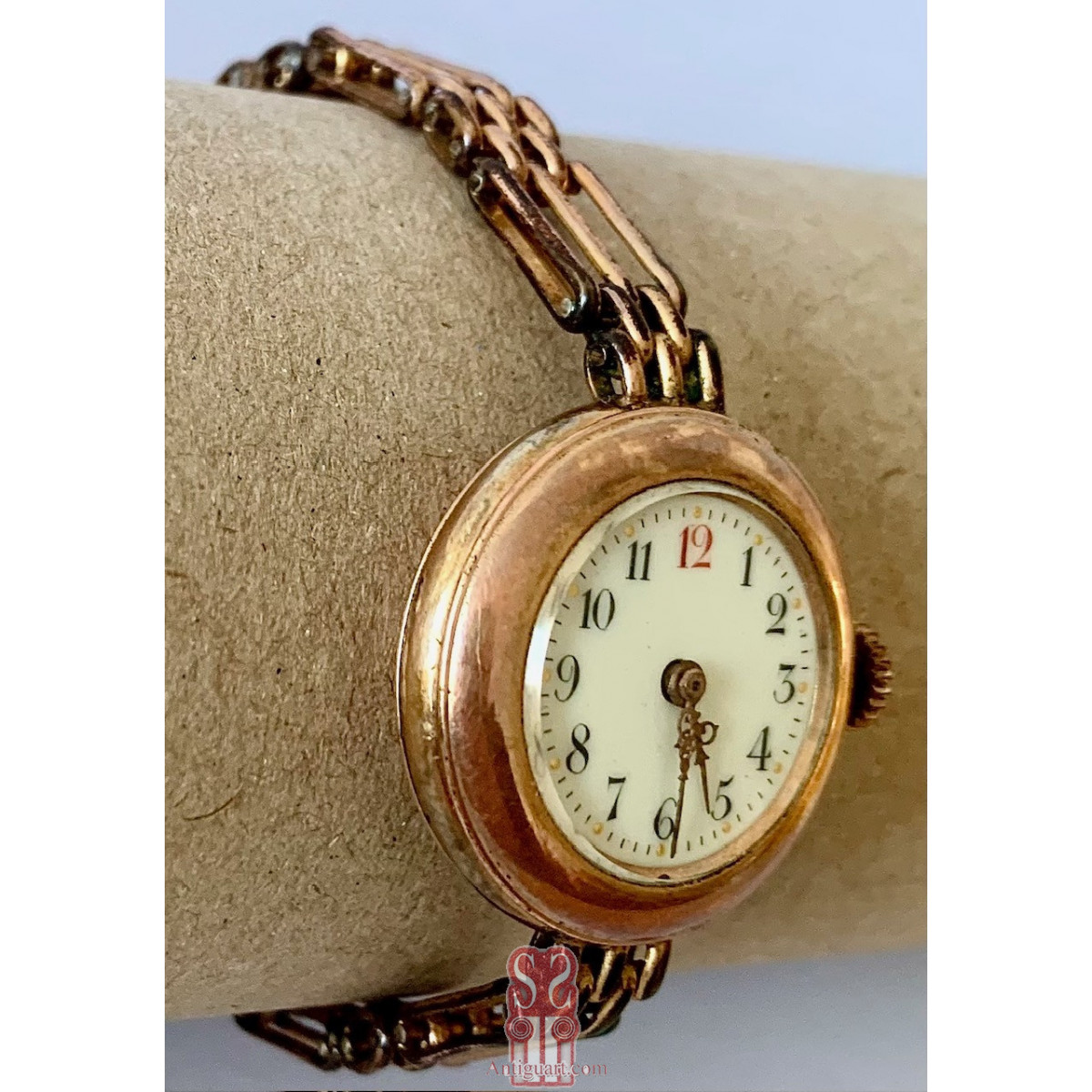Reloj de mujer de muñeca de principios del siglo XX.