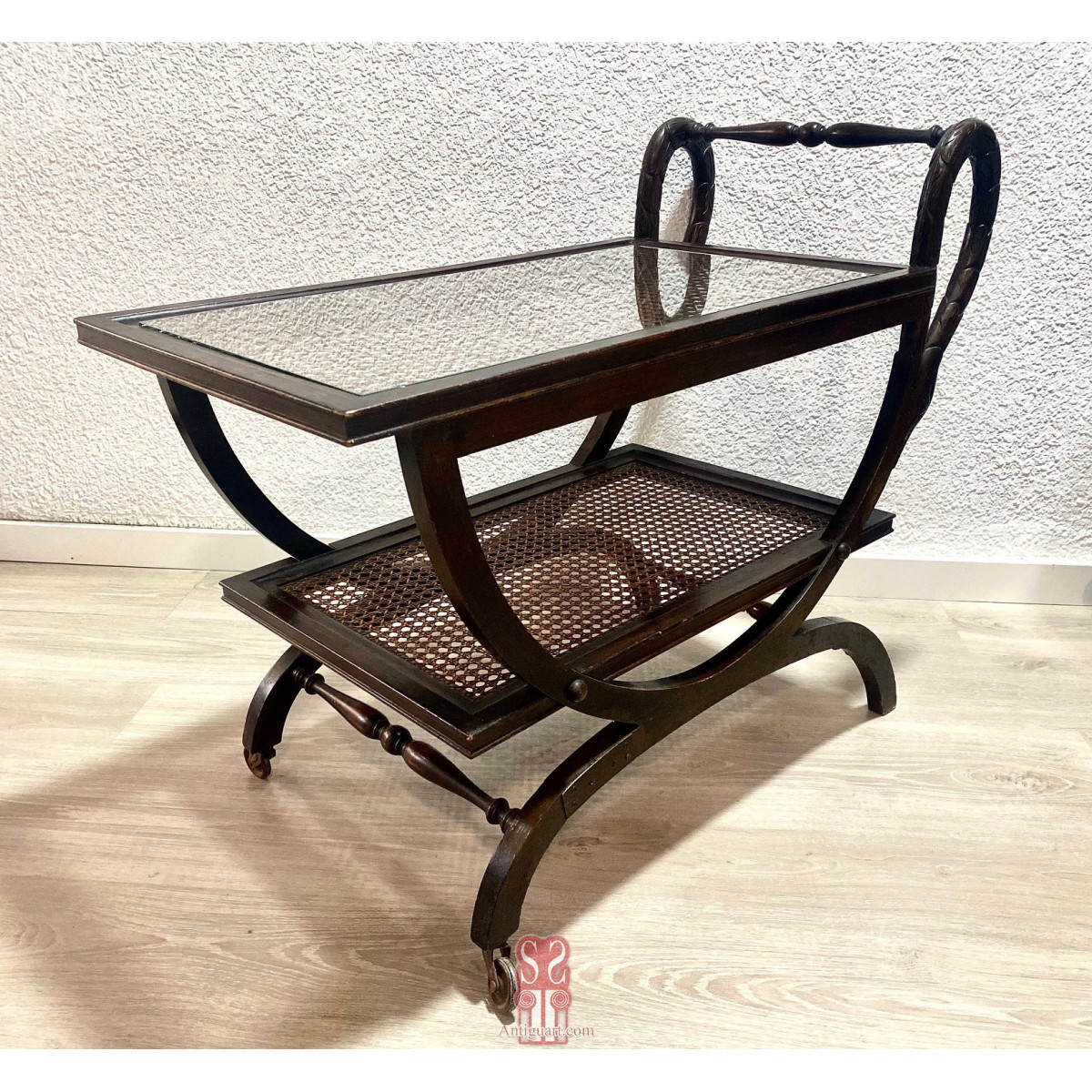 Muebles camarera de principios del Siglo XX.