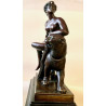 Reloj de sobremesa, escultura de bronce “Ariadna sobre la pantera”, firmada Jules Graux Marly. Segunda mitad del Siglo XIX.