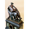 Reloj de sobremesa, escultura de bronce “Ariadna sobre la pantera”, firmada Jules Graux Marly. Segunda mitad del Siglo XIX.