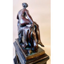 Reloj de sobremesa, escultura de bronce “Ariadna sobre la pantera”, firmada Jules Graux Marly. Segunda mitad del Siglo XIX.